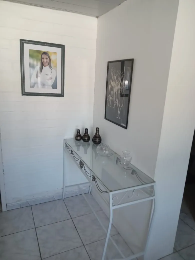 Imagem Casa 2 dormitórios, 1 suíte, 2 vagas