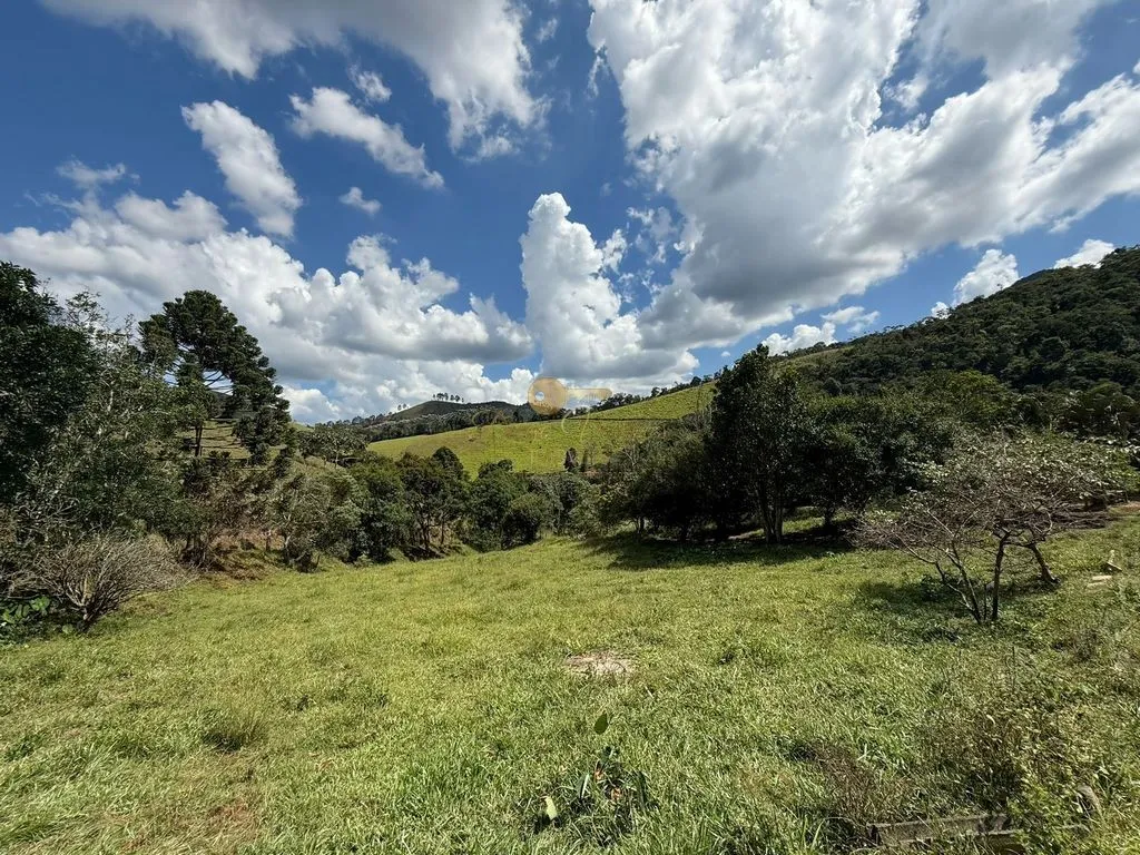 Imagem Sítio para Venda em Teresópolis / RJ no bairro Pessegueiros