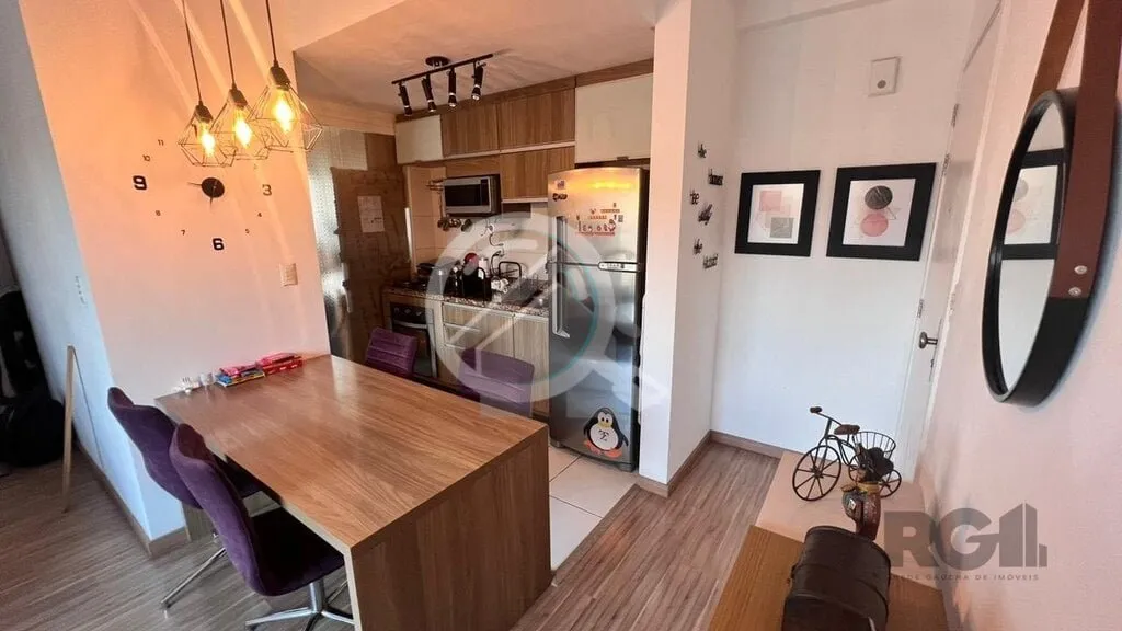 Imagem Apartamento de um dormitório localizado no charmoso Bairro Menino Deus, apresenta-se semi-mobiliado...