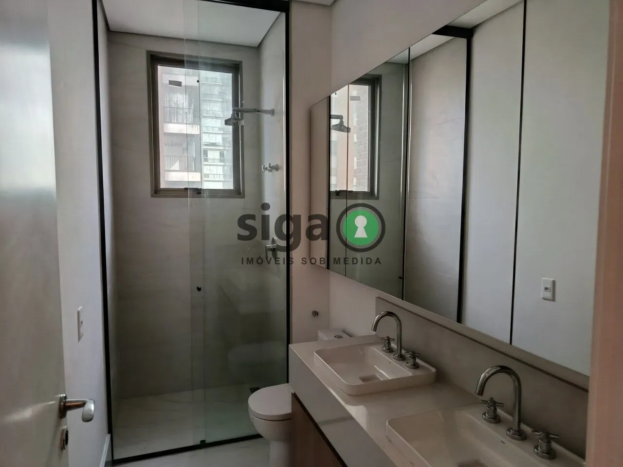 Imagem Apartamento de Alto Padrão à Venda no Itaim Bibi, Rua Macurapé, 43, 3 Suítes, 2 Vagas
