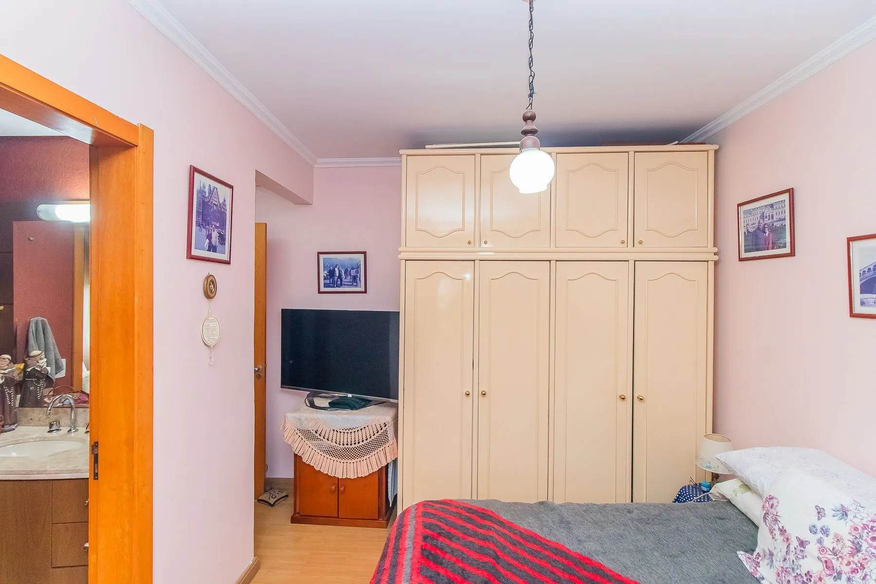 Imagem LINDO APARTAMENTO NO MENINO DEUS com 117 M PRIVATIVOS, 3 DORITÓRIOS COM SUÍTES E VAGA DUPLA