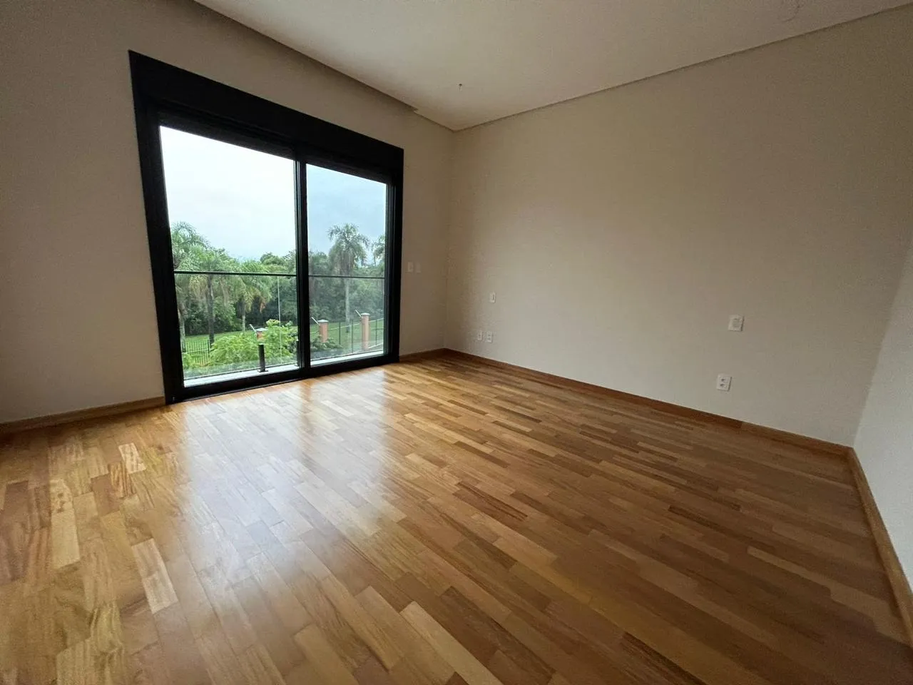 Imagem Sobrado de 522m², Localizado no Residencial Burle Marx - Alphaville Santana de Parnaíba - SP!