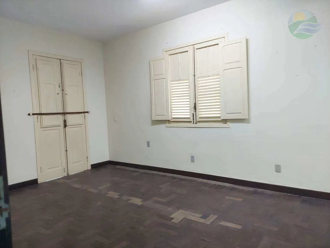 Imagem Vendo Casa duplex com 327m2 de área útil , Rua Conde de Irajá, Torre, Recife.