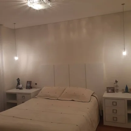 Imagem Sobrado Grande 222 m² no centro 3 Dormitorios sendo 3 suítes e 4 Vagas