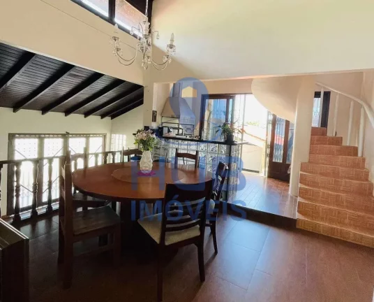 Imagem Casa à Venda, 272 m², 4 Dormitórios (2 Suítes), Pantanal, Florianópolis/SC