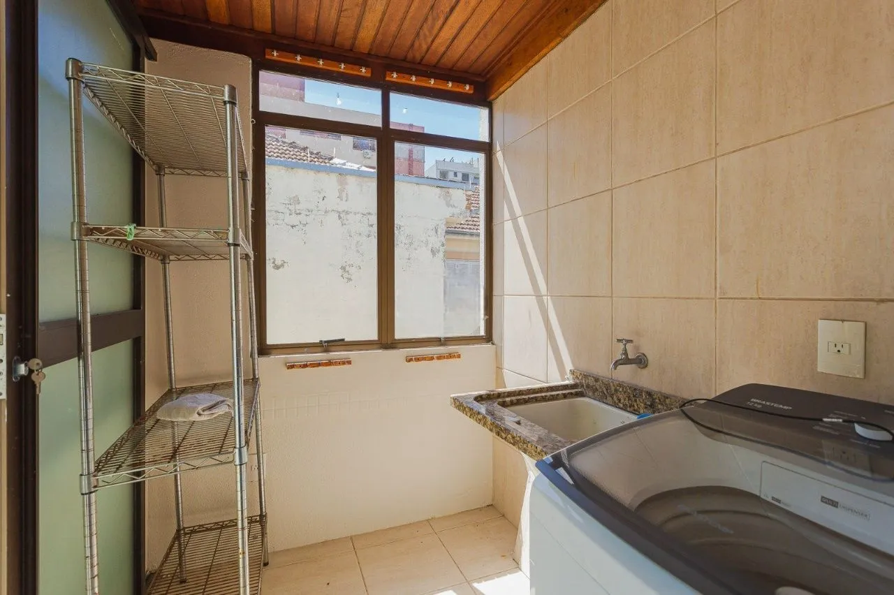 Imagem Cobertura charmosa com terraço e 2 vagas no Petrópolis