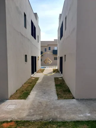 Imagem Casa Sobrado 2 dormitórios com quintal, 1 vaga, Sjc.