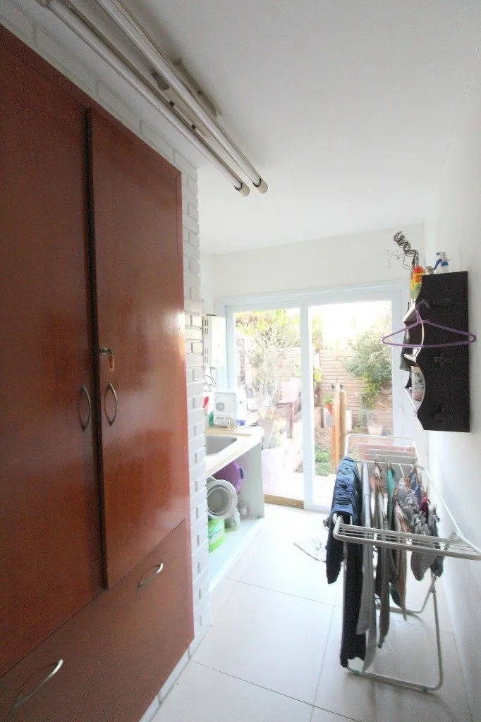 Imagem Casa para Venda - 100m², 3 dormitórios, 3 vagas - Nonoai
