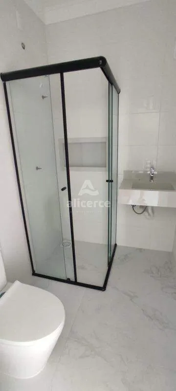 Imagem Sobrado à venda com 2 quartos 2 suítes, 84m² em Potecas São José
