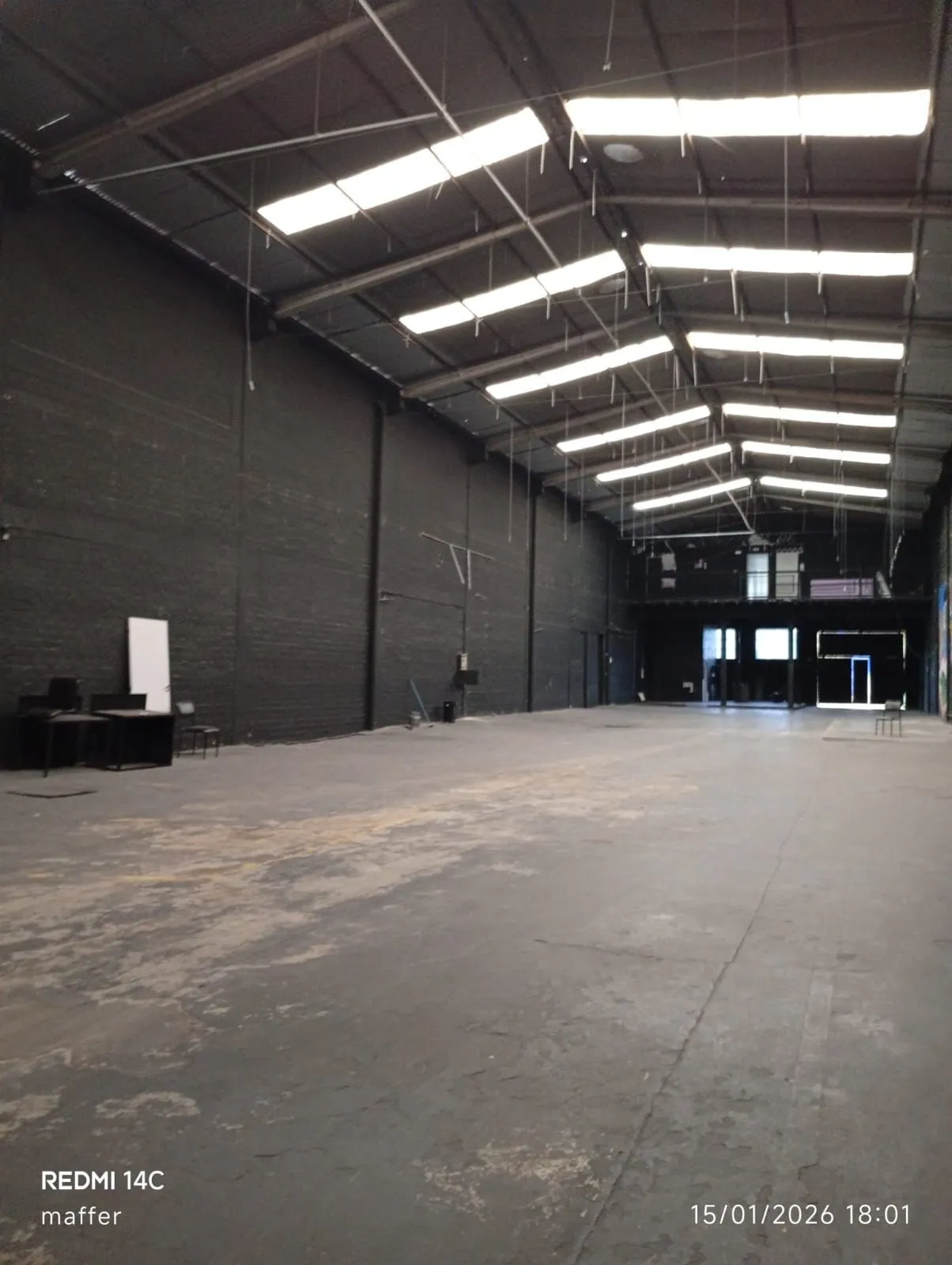 Imagem MÁFFER IMÓVEIS ALUGA - PAVILHÃO INDUSTRIAL / LOGÍSTICO Av. das Indústrias, nº 1320 - Porto Alegre/RS • Área construída total: 4.000 m² • Pé-direito alto - ideal para logística, armazenagem e operações industriais