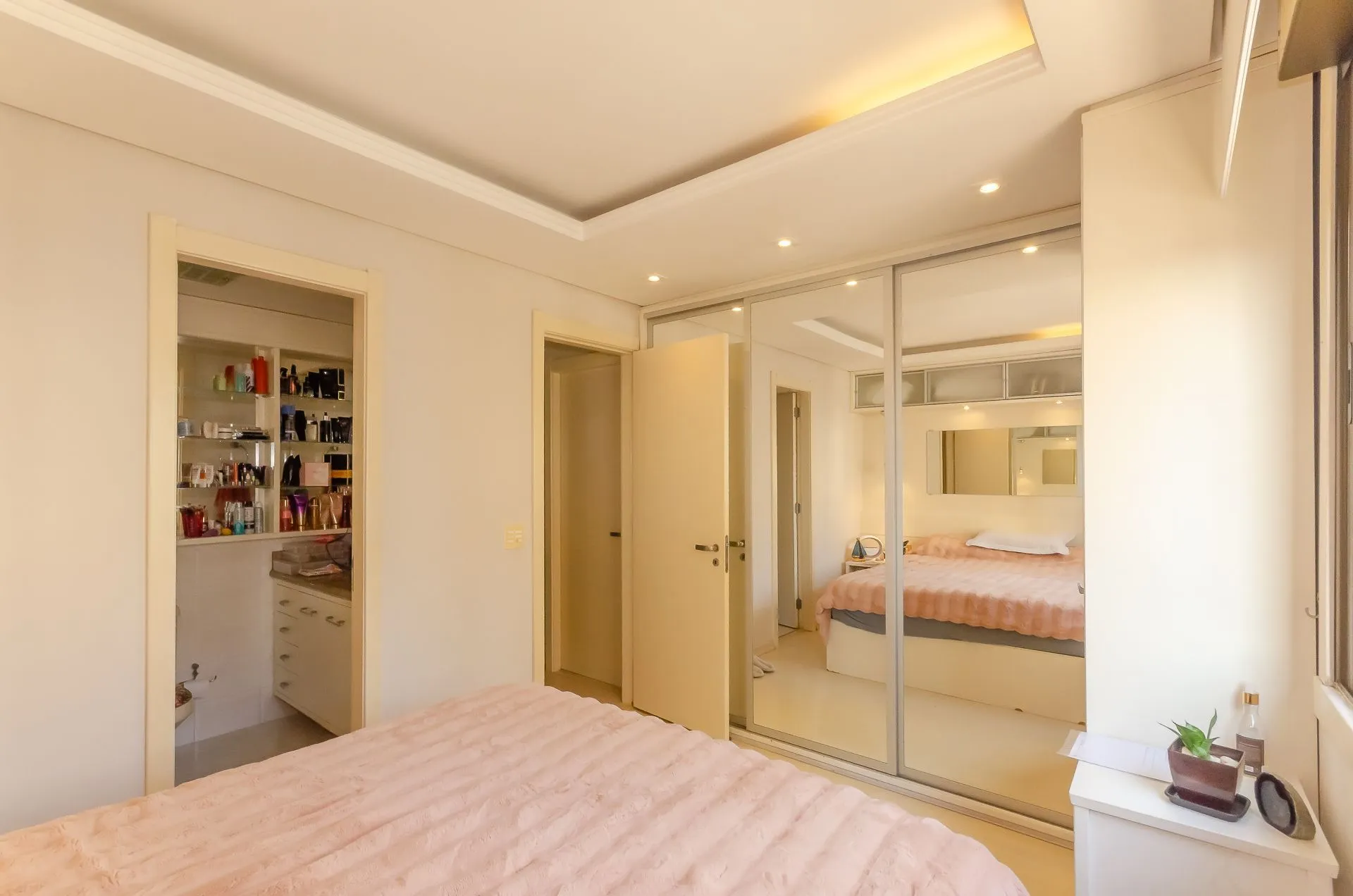 Imagem Santa Barbára Apartamento mobiliado de 3 dormitórios no bairro Passo da Areia