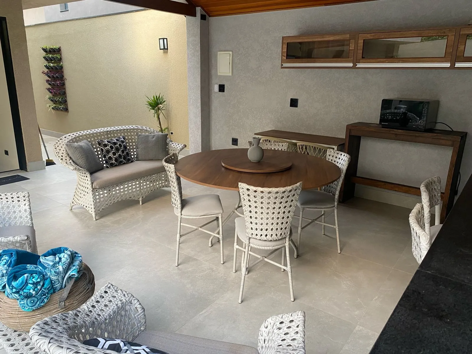 Imagem Casa de Alto Padrão à Venda no Alphaville 01 em Barueri, 5 suítes, 530 m², piscina, sauna, sala de cinema e terreno de 631 m²
