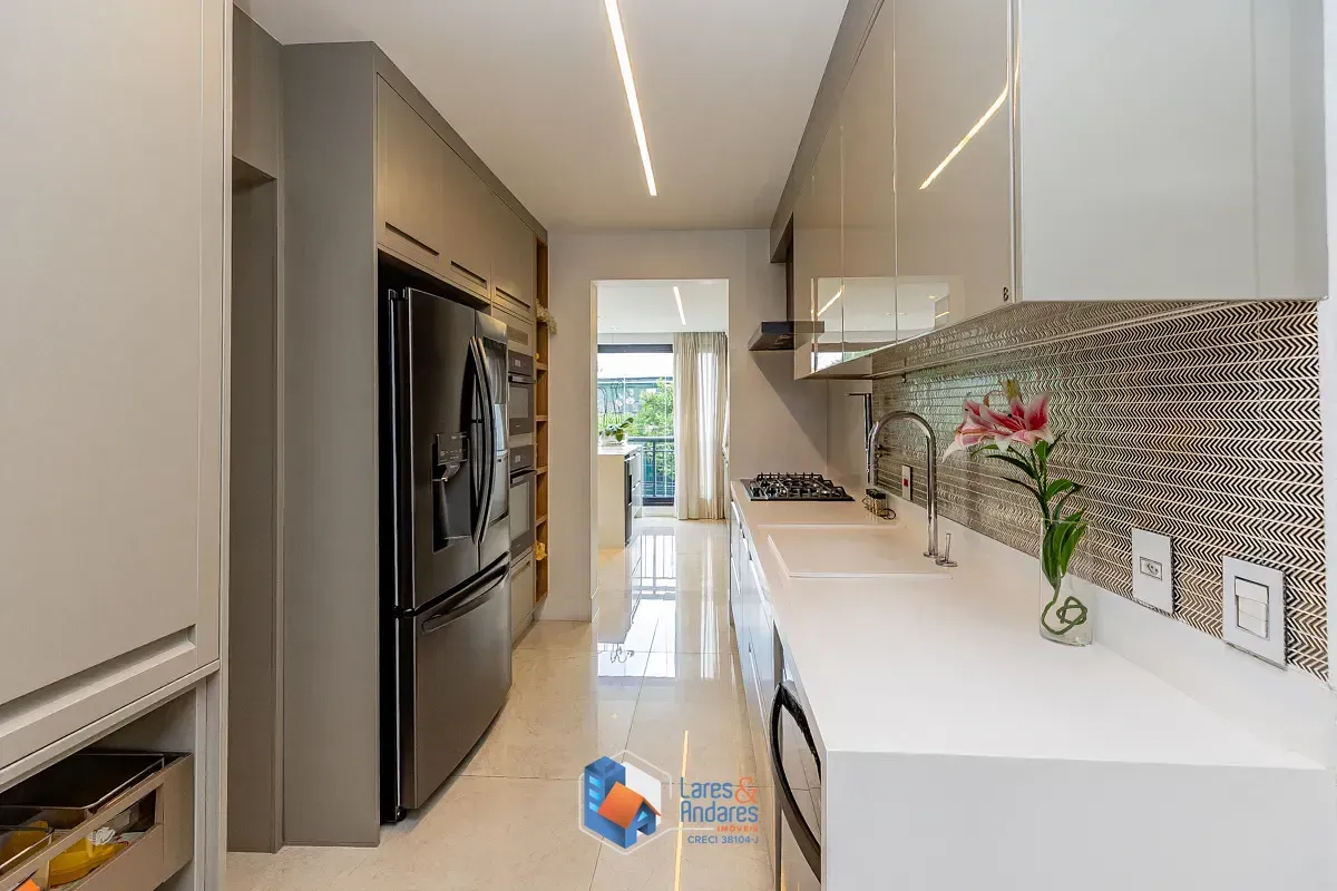 Imagem Apartamento garden para venda em Vila Olímpia com 3 quartos, sendo 3 suítes, 220m²