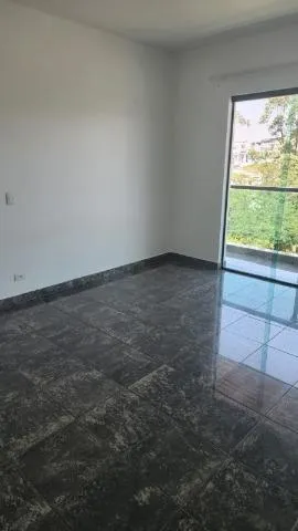 Imagem LOCAÇÃO DE SOBRADO NO CONDOMÍNIO ARUJÁ V, EM ARUJÁ/SP, 300m² com 3 quartos, suíte. CONSULTE-NOS.