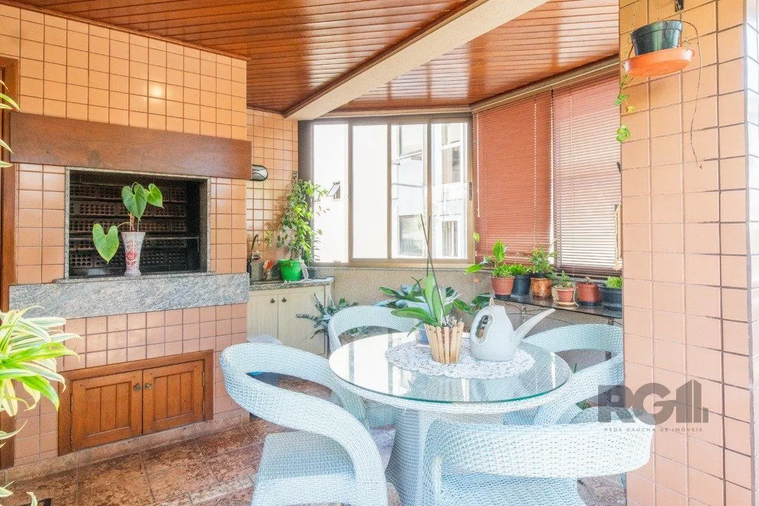 Imagem Apartamento amplo de 191m² privativos reformado