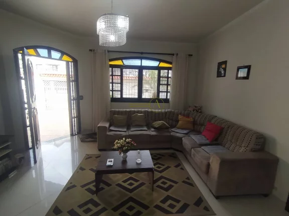 Imagem Casa com 3 dorms + Edícula, á 700m da Praia á venda em Peruíbe