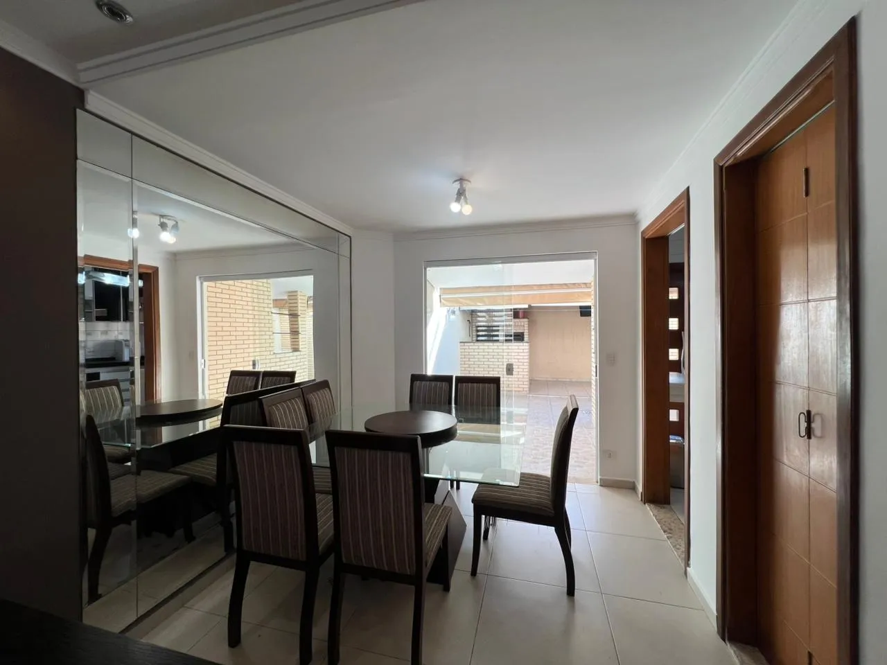 Imagem Linda casa mobiliada no Condomínio Village Salermo de 150m²
