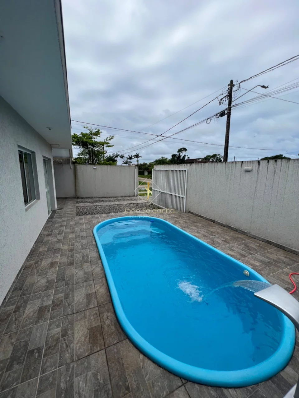 Imagem Casa para locação temporada em Guaratuba com Piscina para 8 pessoas (disponível para ano novo)
