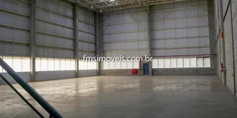 Imagem Galpão com 1.645m2 em Itapevi/SP.
