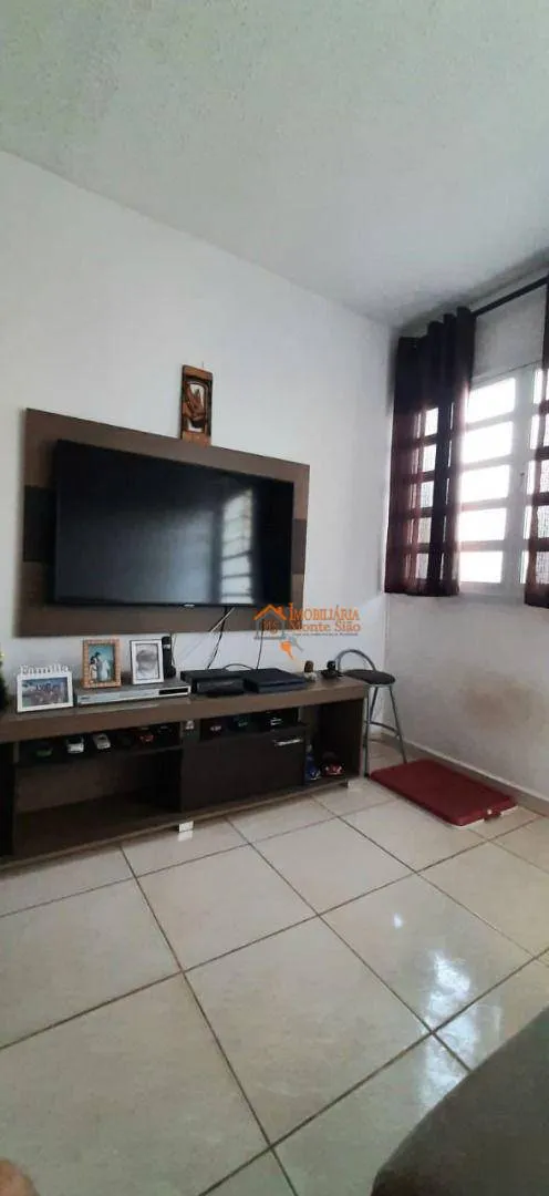 Foto do imóvel Casa com 2 dormitórios à venda por R$ 191.000,00 - Vila Carmela I - Guarulhos/SP