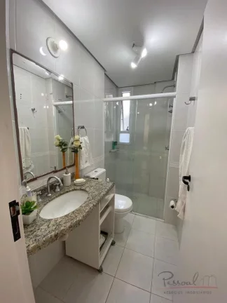 Imagem Apartamento com 3 dormitórios, sendo 1 suíte, banheiro, living com sala de estar e jantar, cozinha...