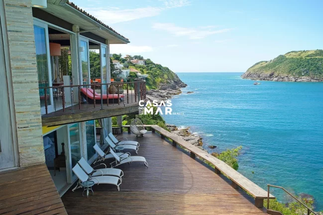 Imagem Casa frente mar de luxo na Ferradura, Búzios-RJ: 6 quartos, 6 suítes, 3 salas, 3 vagas - 749m² de pura sofisticação!