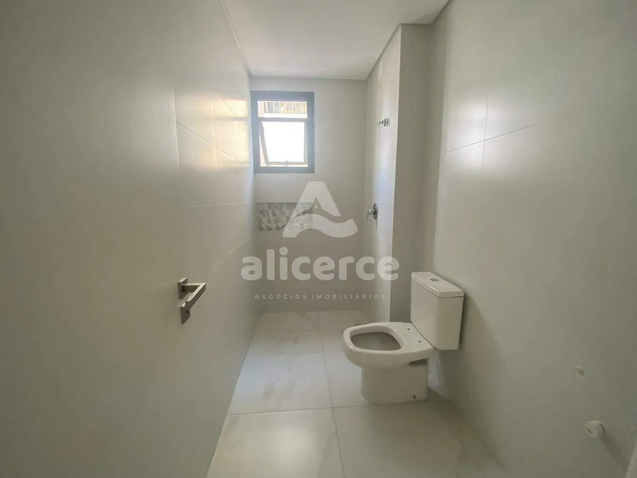 Imagem Apartamento de alto Luxo com 129,15 m² privativos sendo 03 Suítes, Sacada gourmet, no Kobrasol - São José/SC