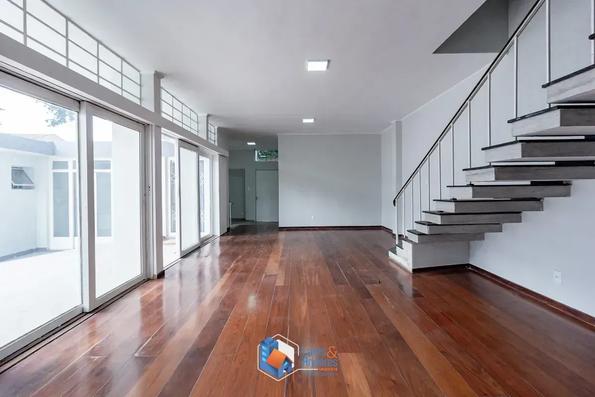 Imagem Casa comercial para venda em Jardim Hípico, 582m²