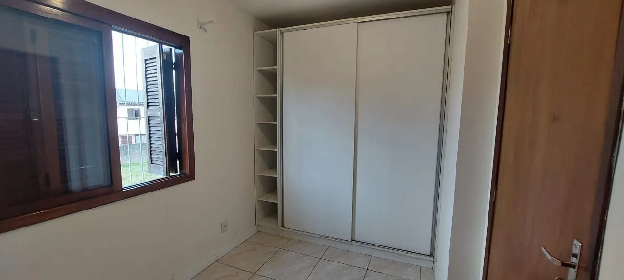 Imagem Boletto Imóveis vende casa em Canoas , 2 dormitórios, 1 banheiro, 1 lavabo, garagem para 2 carros, com móveis fixos em MDF, em fino acabamento.