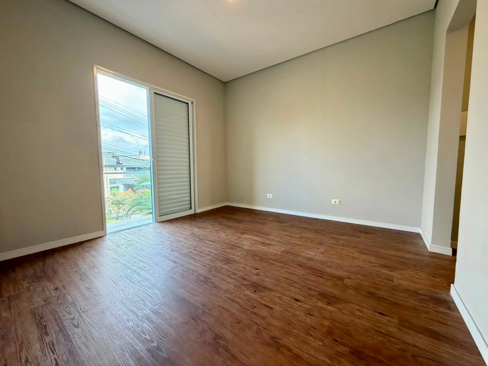 Imagem Casa à Venda, com 3 dormitórios, suíte master com closet, piscina, área gourmet e 147 m², no Golden Park II