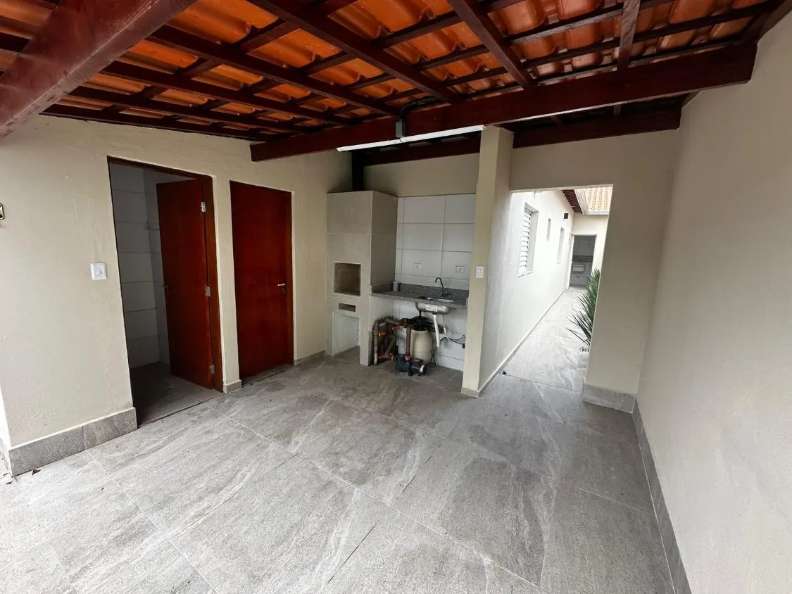 Imagem CASA NOVA COM PISCINA, 02 DORMITÓRIOS E DISPONÍVEL PARA VENDA E LOCAÇÃO LADO PISTA NA VILA ATLÂNTICA EM MONGAGUÁ