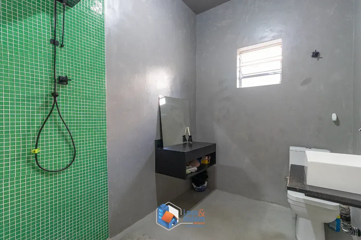 Imagem Sobrado para venda em Chácara Inglesa com 4 quartos, sendo 1 suíte, 181m²