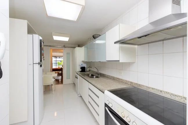 Imagem Apartamento à venda em São Paulo, Vila Nova Conceição, com 3 quartos, 161m2