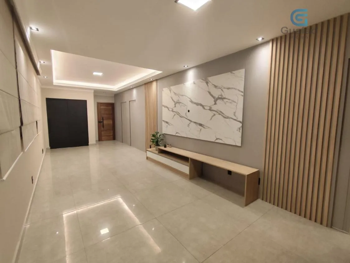 Imagem Vendo Maravilhosa Cobertura Penthouse, 03 Dormitórios com Vista para a praia, 01 suíte, 03 Vagas de Garagem Paralelas, Home Office, Condomínio com Lazer Completo, Pompéia, Santos.