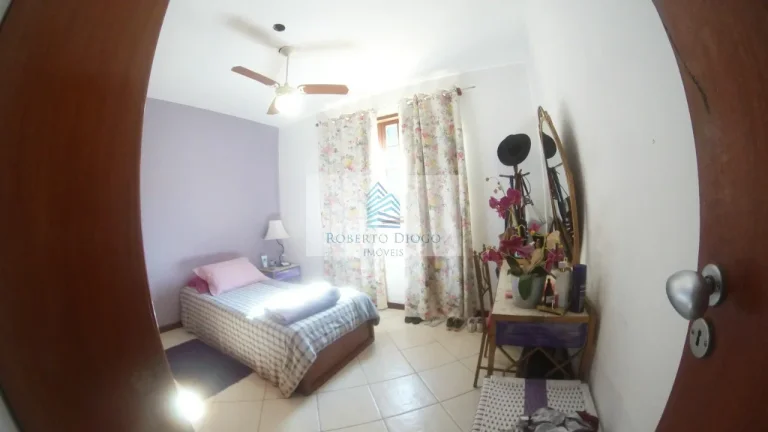 Imagem Casa de luxo à venda em Niterói-RJ, bairro Pe Pequeno: 9 quartos, 3 suítes, 4 salas, 9 banheiros, 3 vagas de garagem, 370m² de área.