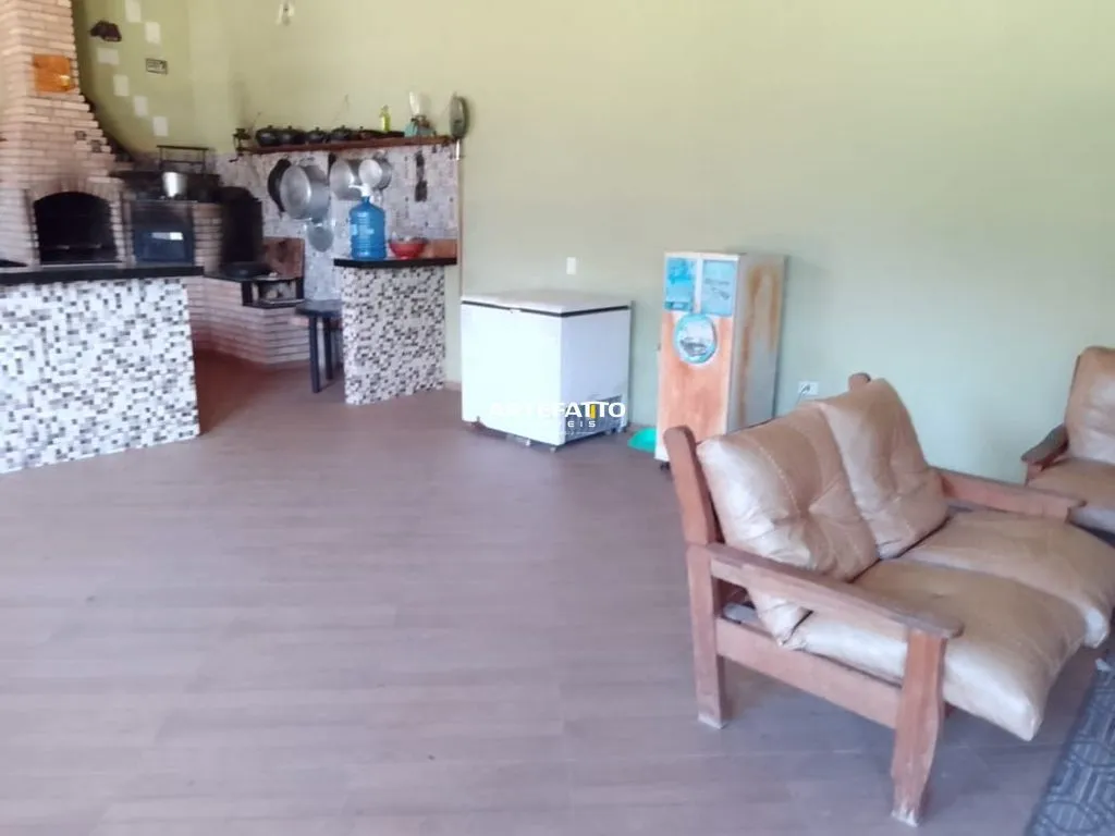 Imagem Sitio com Piscina - Todo Murado