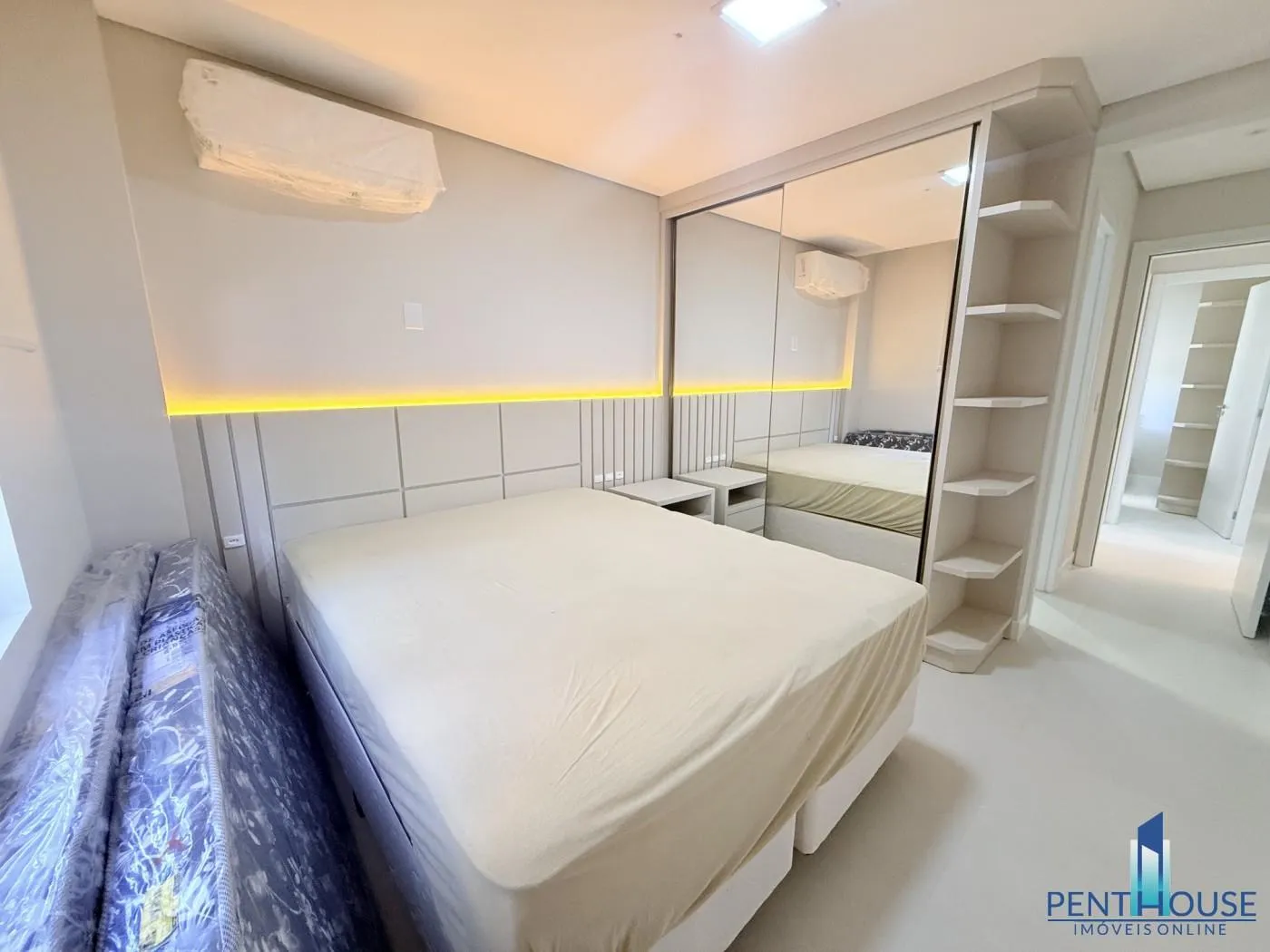 Imagem Apartamento Quadra Mar para Venda em Balneário Camboriú, CENTRO, 2 dormitórios, 1 suíte, 2 banheiros, 1 vaga