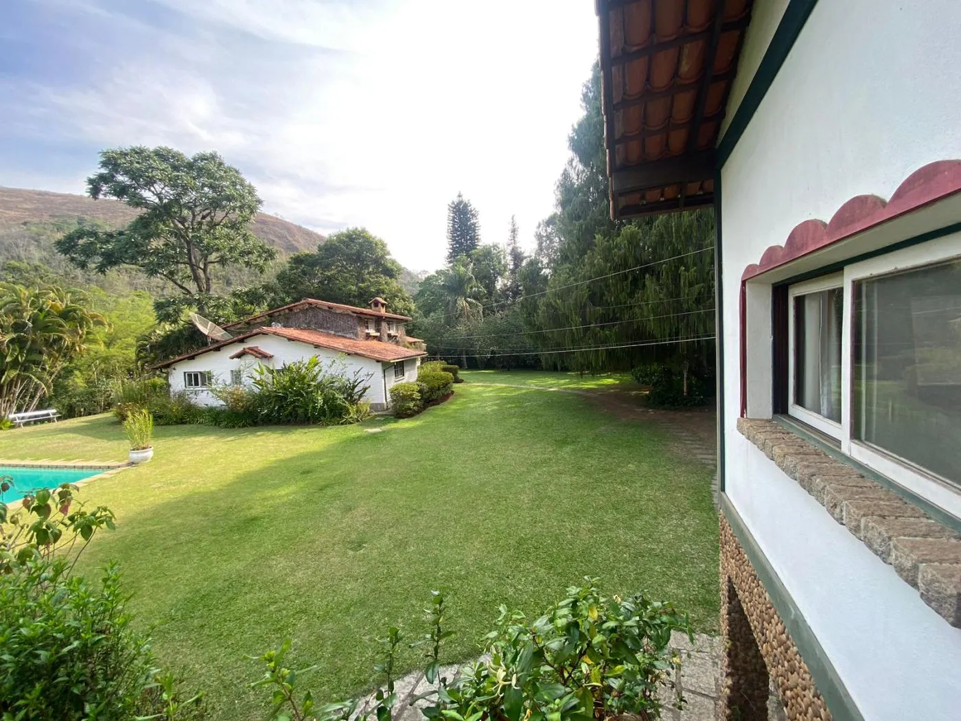 Imagem Casa em Condomínio para Venda em Petrópolis / RJ no bairro Itaipava