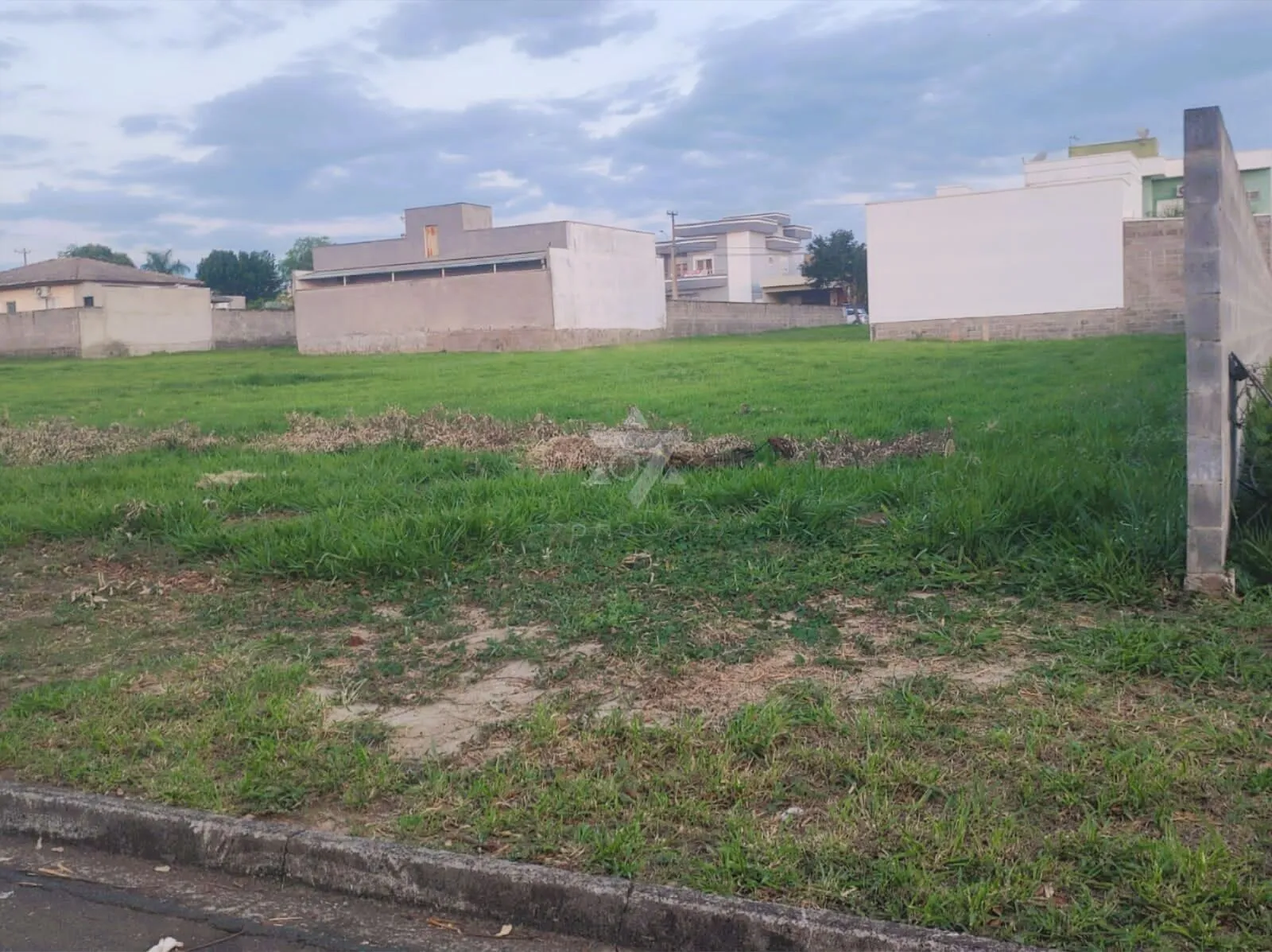 Imagem Terreno no Condomínio Jacarandá em Engenheiro Coelho - 500m² de Oportunidades!
