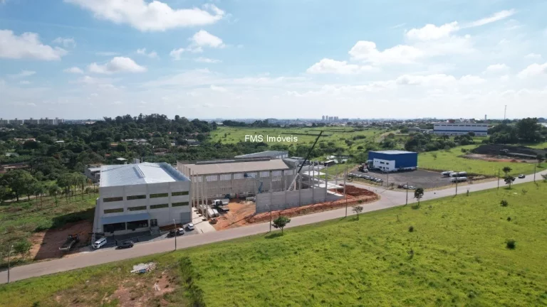 Imagem Lote com 3.693m² na SP-101