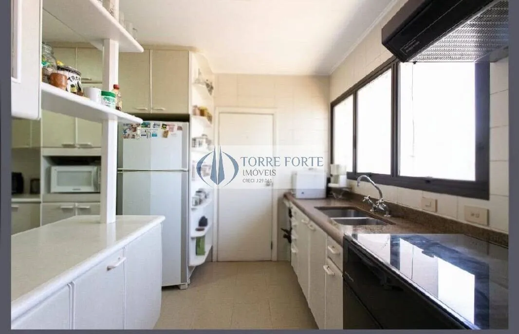 Imagem Apartamento 156 m², 4 dormitórios, 1 suíte com banheira , 2 garagens