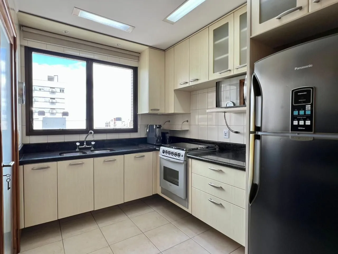 Imagem Apartamento a venda de 105 m2 2 dormitórios sendo 1 suíte e 2 vagas individuais no bairro Petrópolis.