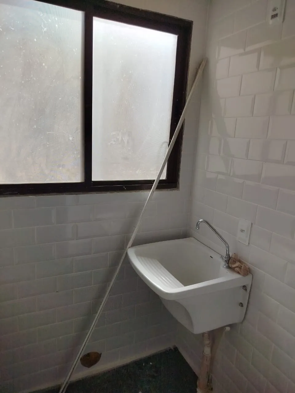 Imagem Apartamento em andar alto - Residencial Paris estuda permuta por lote