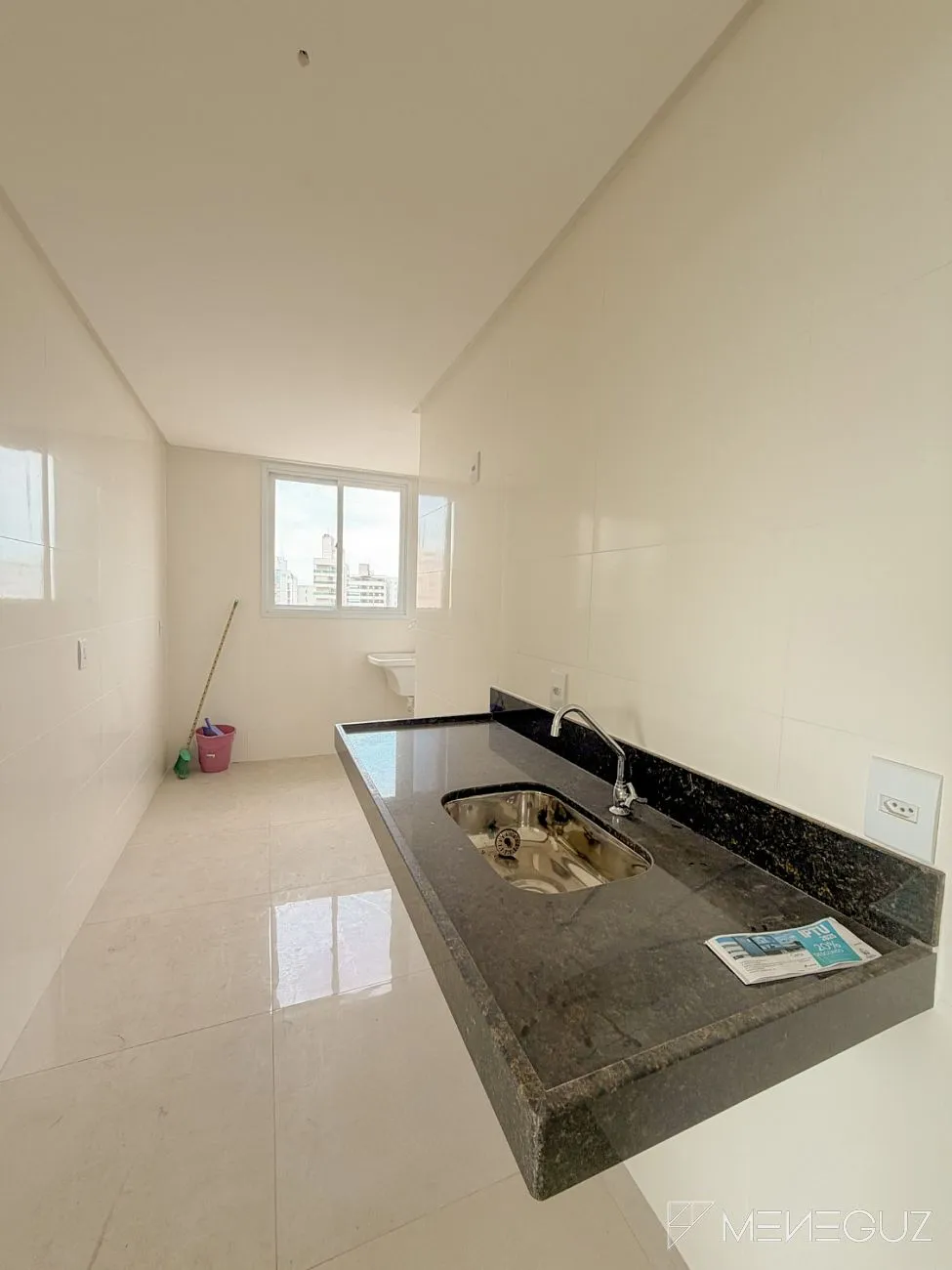 Imagem Apartamento quarto e sala a venda na Praia do Morro, em prédio novo, com lazer