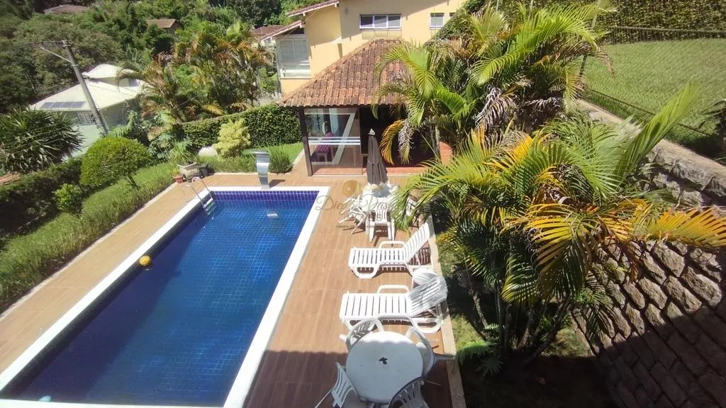 Imagem Casa para Venda em Teresópolis / RJ no bairro Agriões