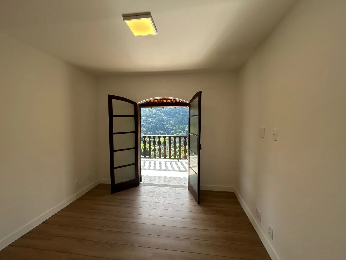 Imagem Casa em Condomínio para Venda em Petrópolis / RJ no bairro Cuiabá
