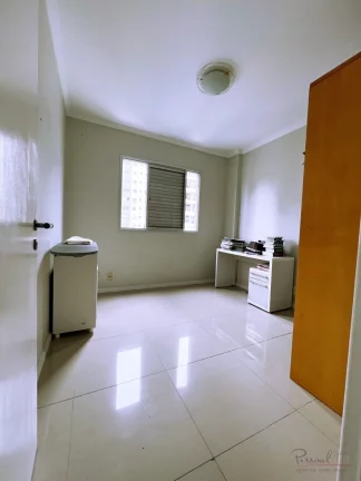 Imagem Apartamento com 3 quartos sendo 1 suite, 1 vg Centro Florianópolis a poucos passos do Hippo. Oportu...