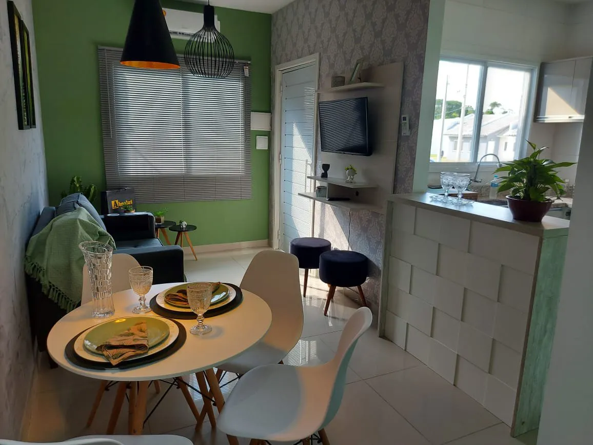 Casa de porteira fechada, nunca habitada, pronta para você entrar e morar!