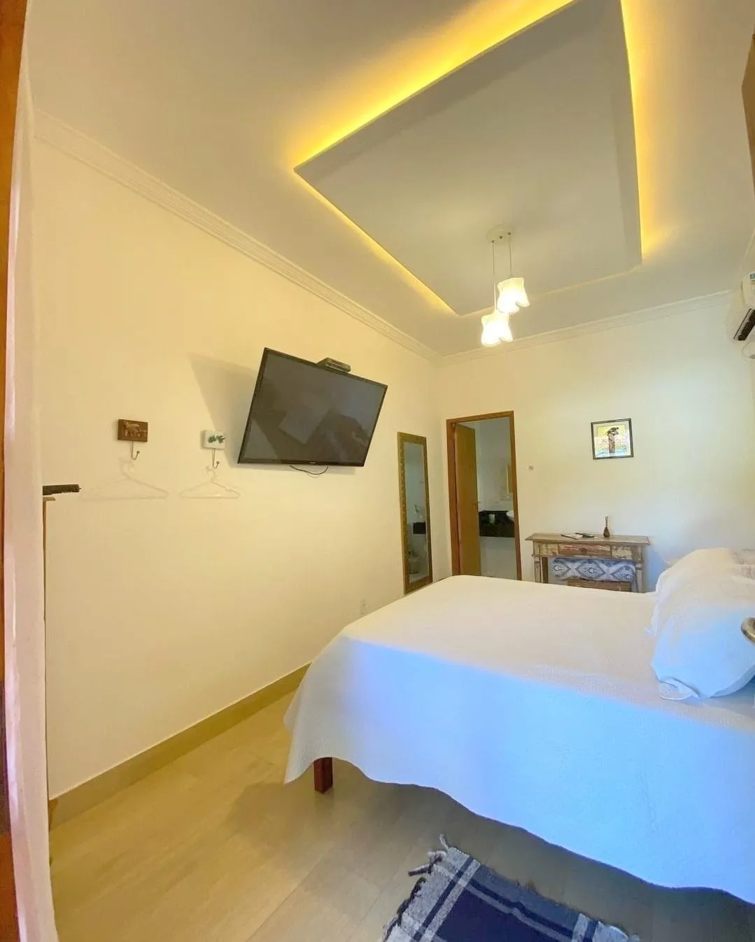 Imagem Pousada Colonial com 10 Quartos, Infraestrutura Independente e Apartamento Exclusivo, Ideal para Eventos Inesquecíveis