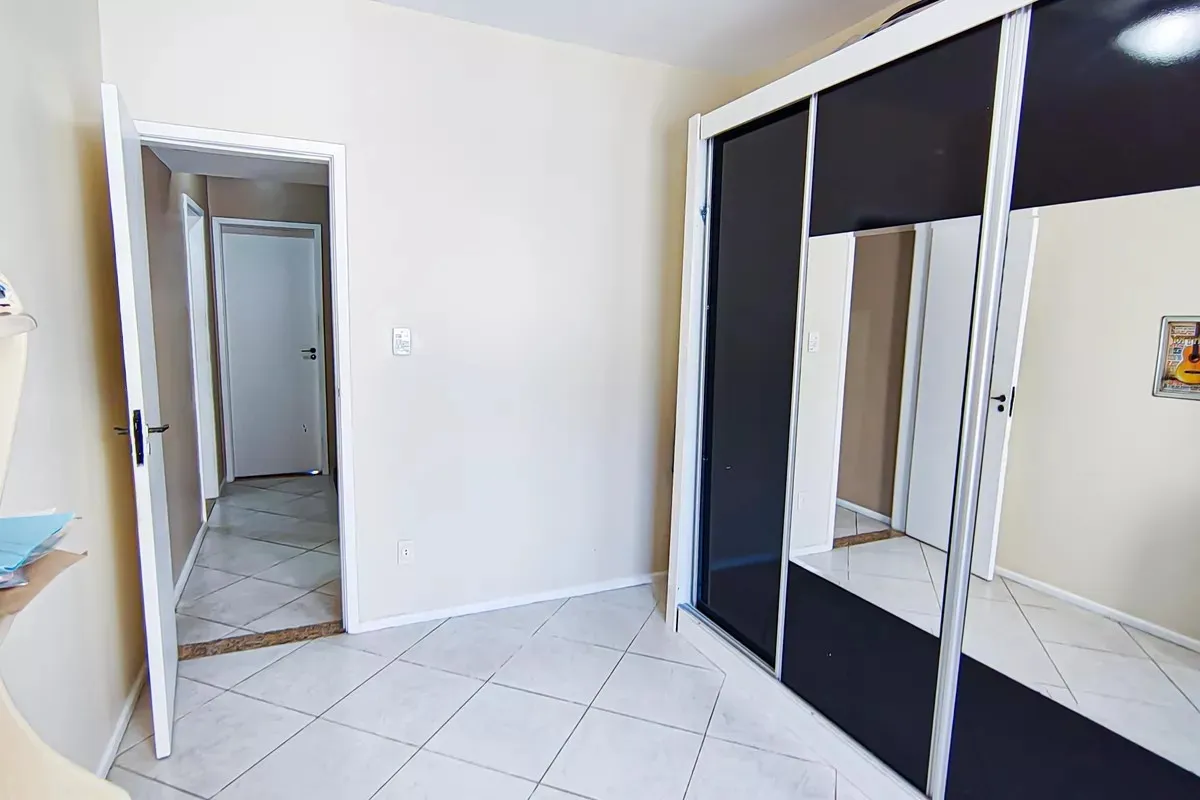 Imagem Casa em Condomínio para Venda, Jacarepaguá, 3 dormitórios, 1 suíte, 2 banheiros, 2 vagas